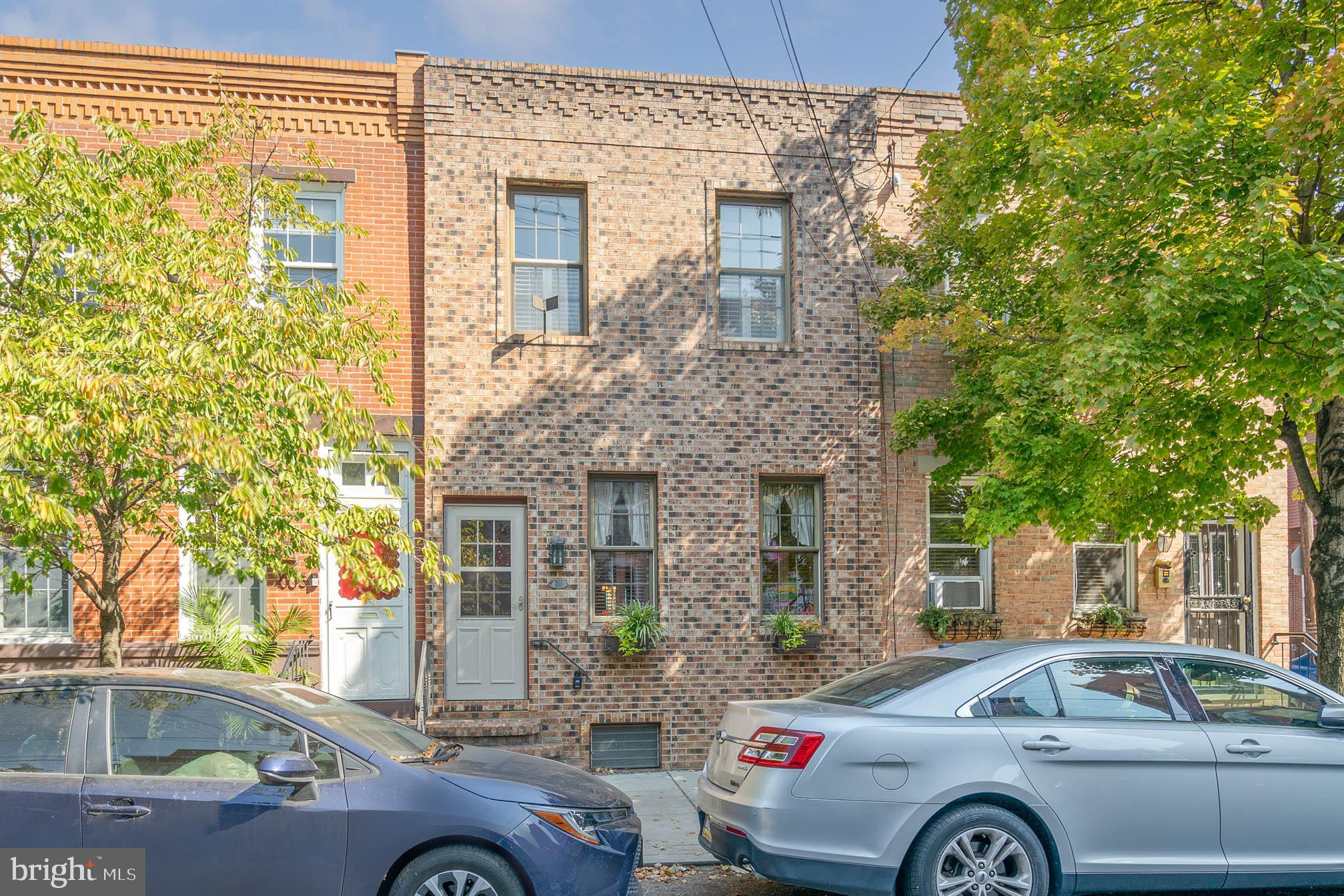 1003 DICKINSON STREET