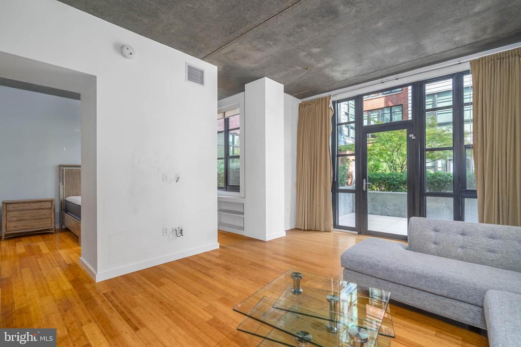 319 VINE STREET 108