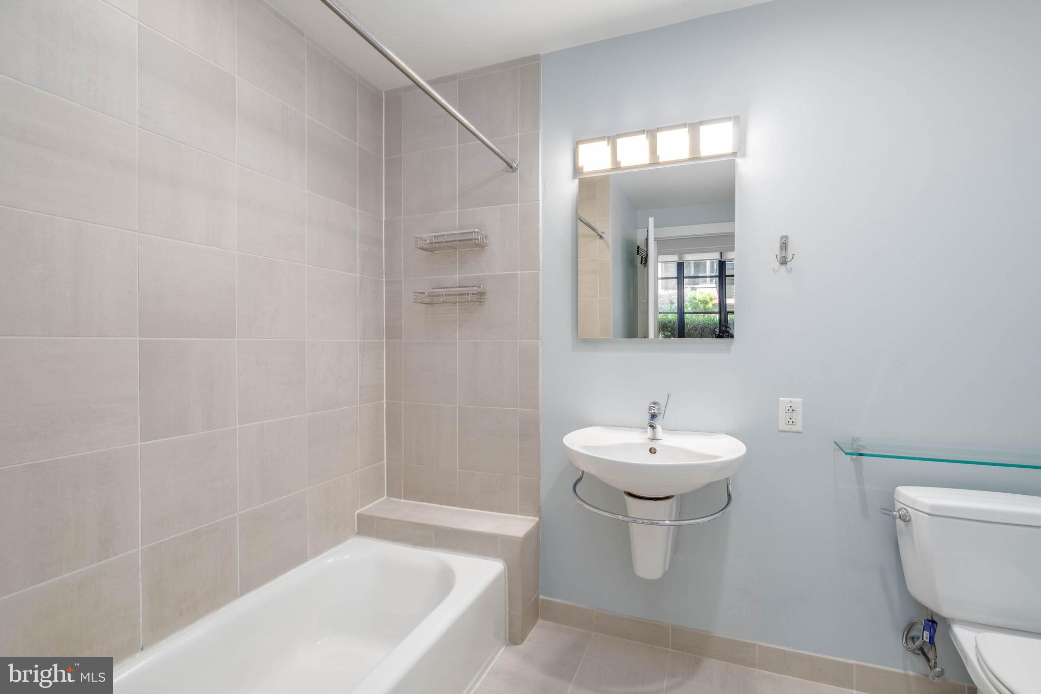 319 VINE STREET 108