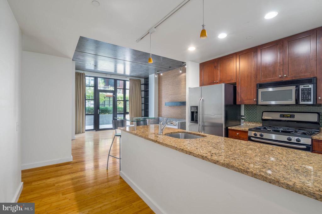 319 VINE STREET 108