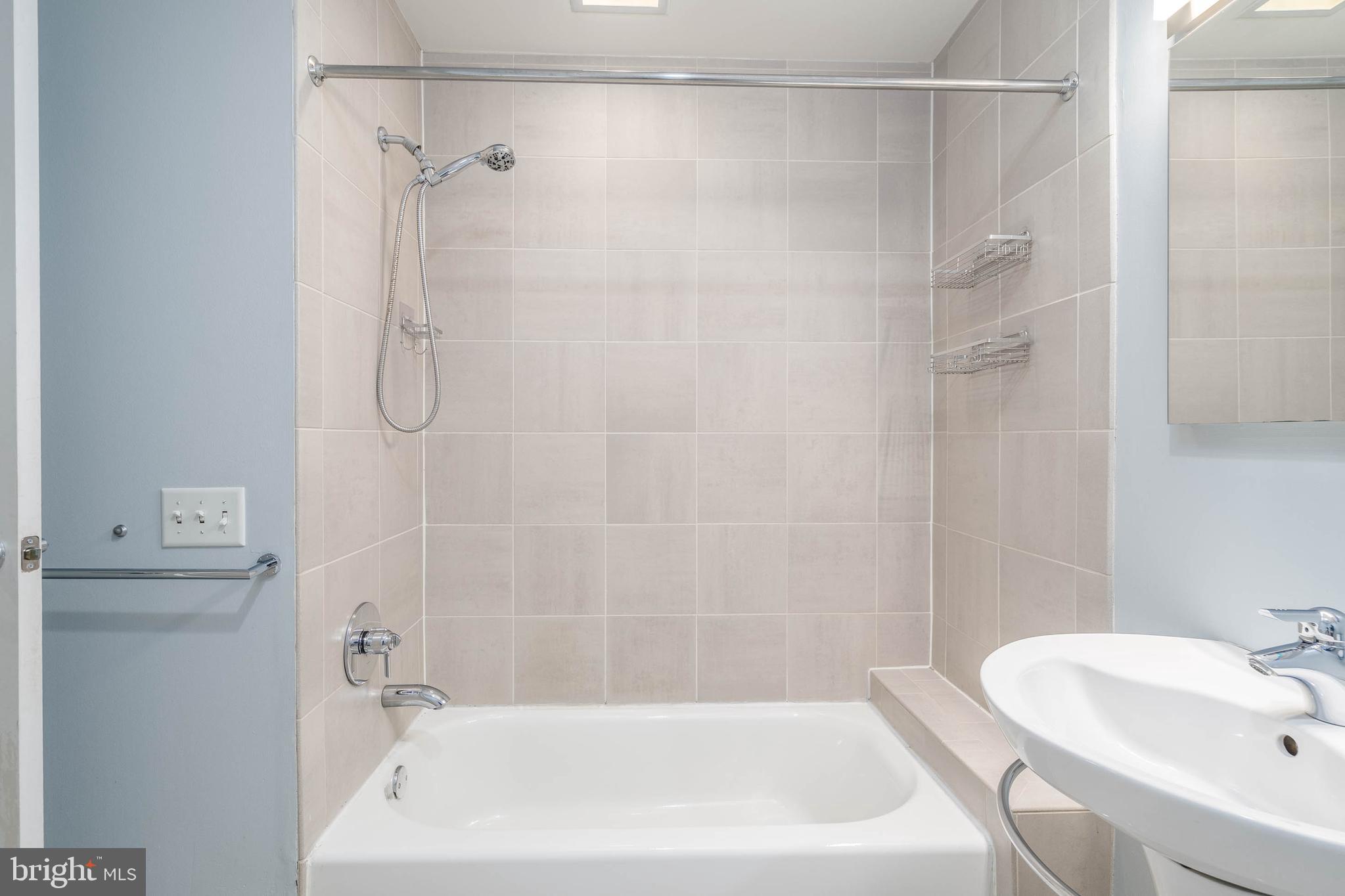 319 VINE STREET 108