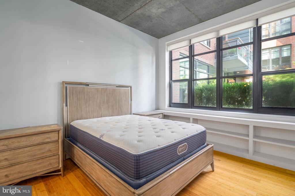 319 VINE STREET 108