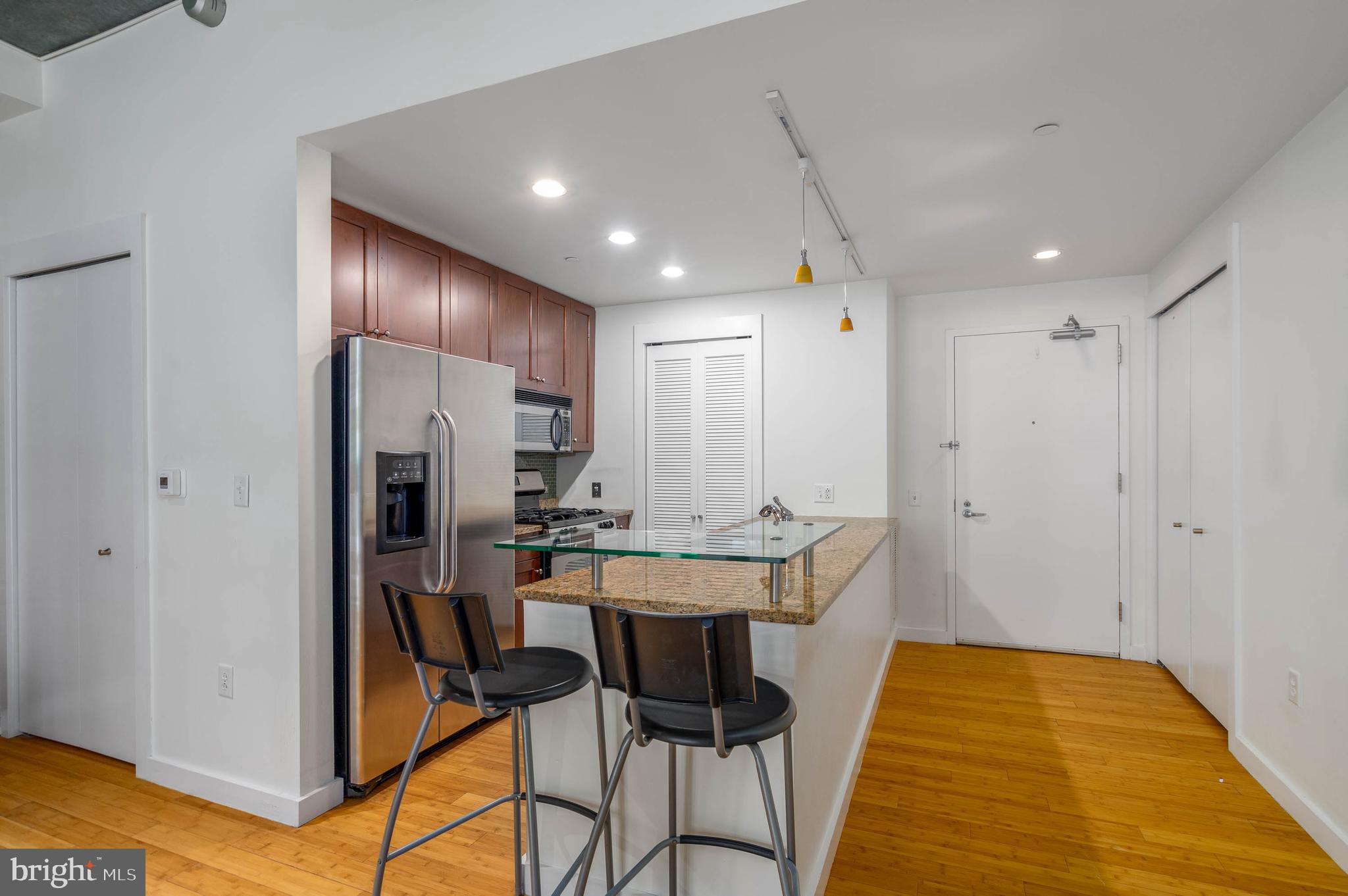 319 VINE STREET 108