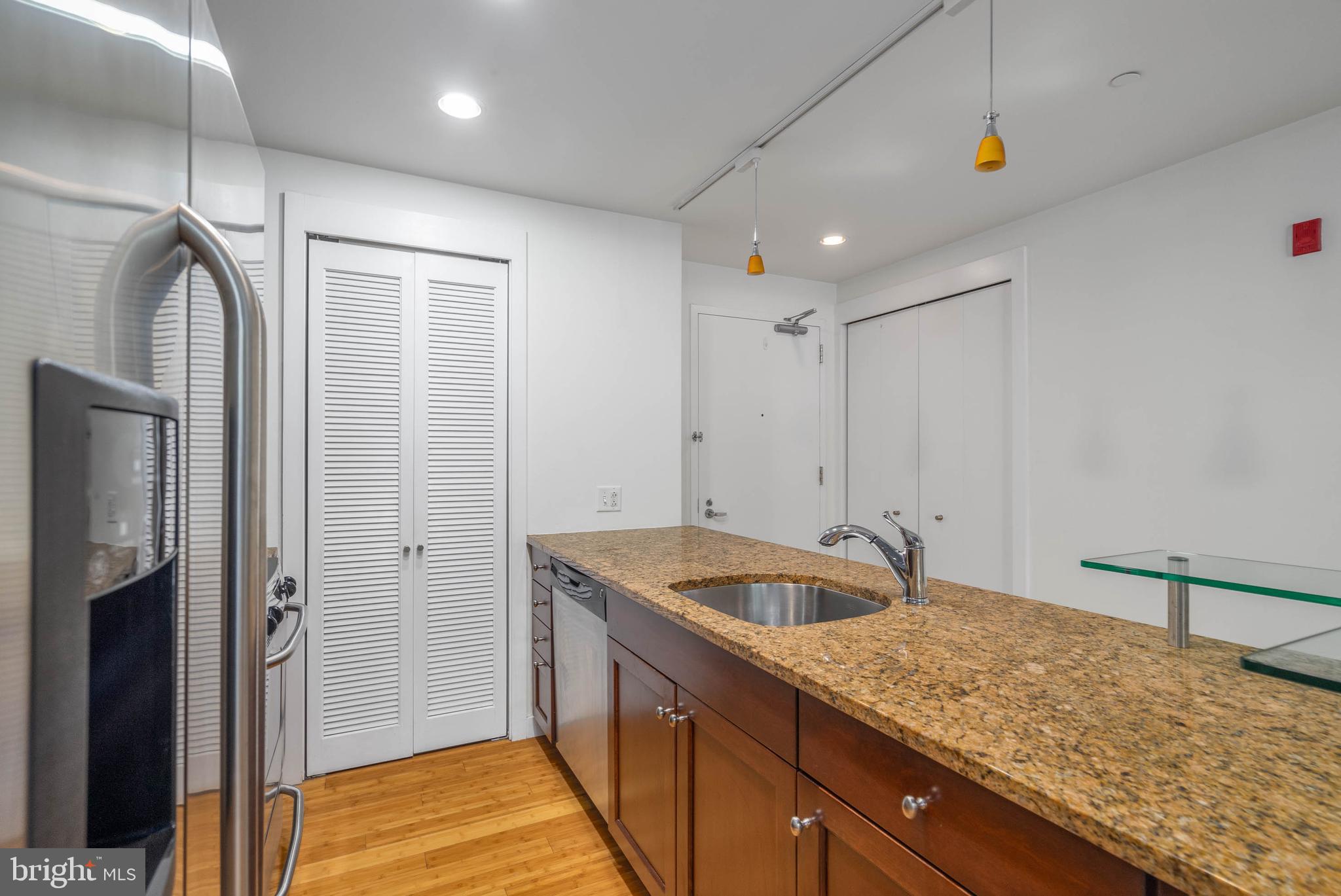 319 VINE STREET 108