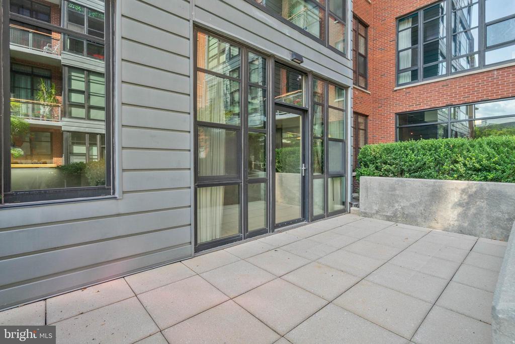 319 VINE STREET 108