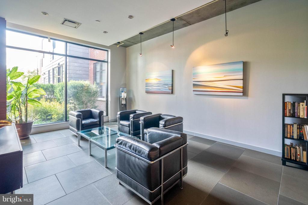 319 VINE STREET 108
