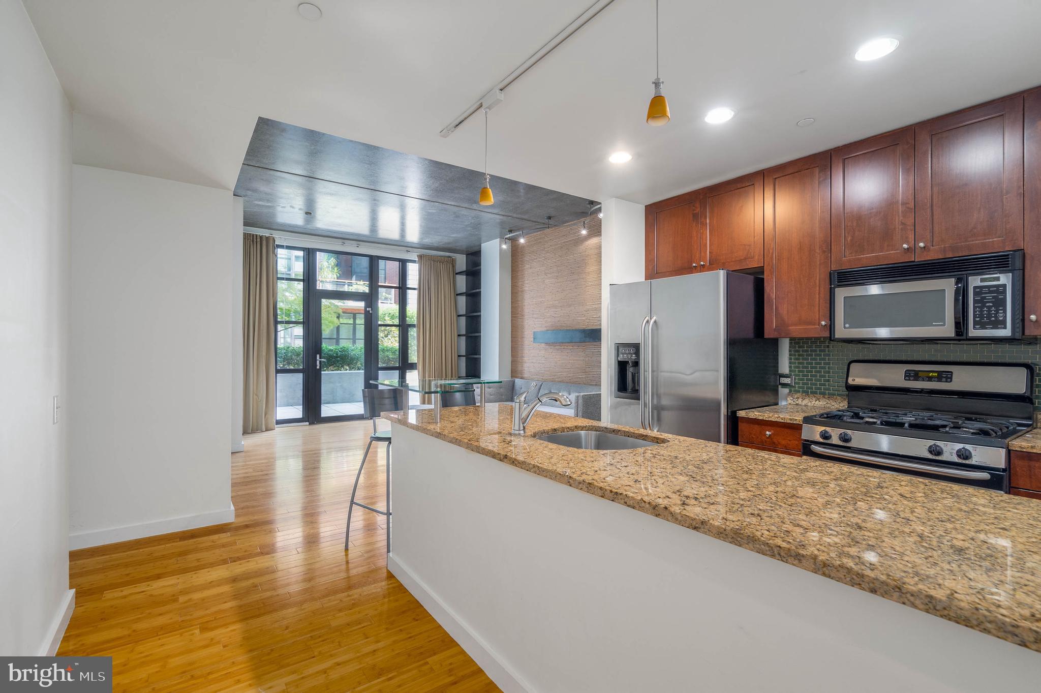 319 VINE STREET 108