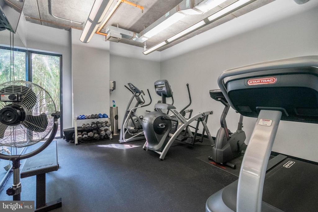 319 VINE STREET 108