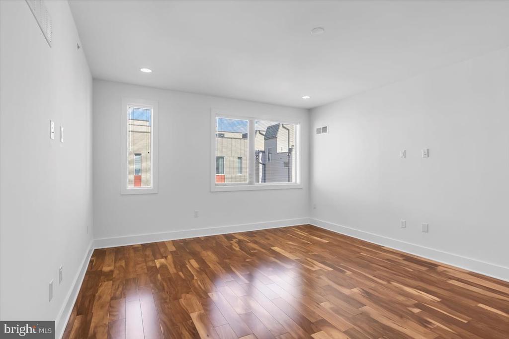 740 S COLUMBUS BOULEVARD 45