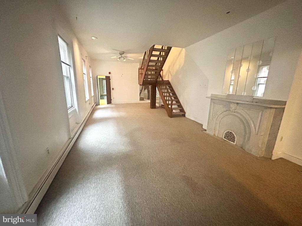 2020 SPRING GARDEN STREET 1R
