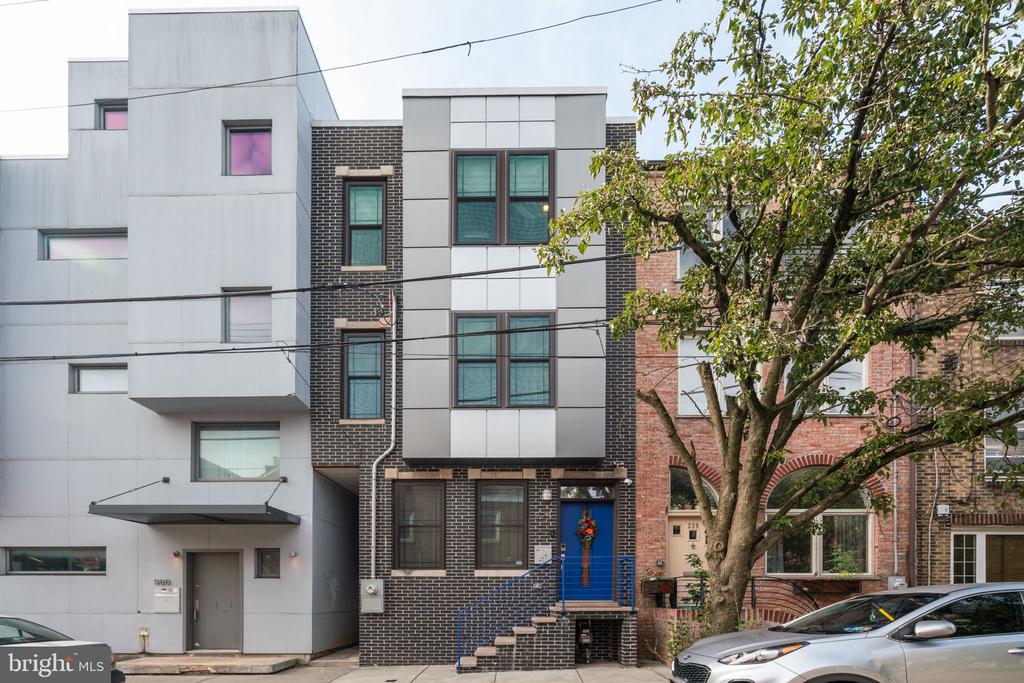224 W WILDEY STREET