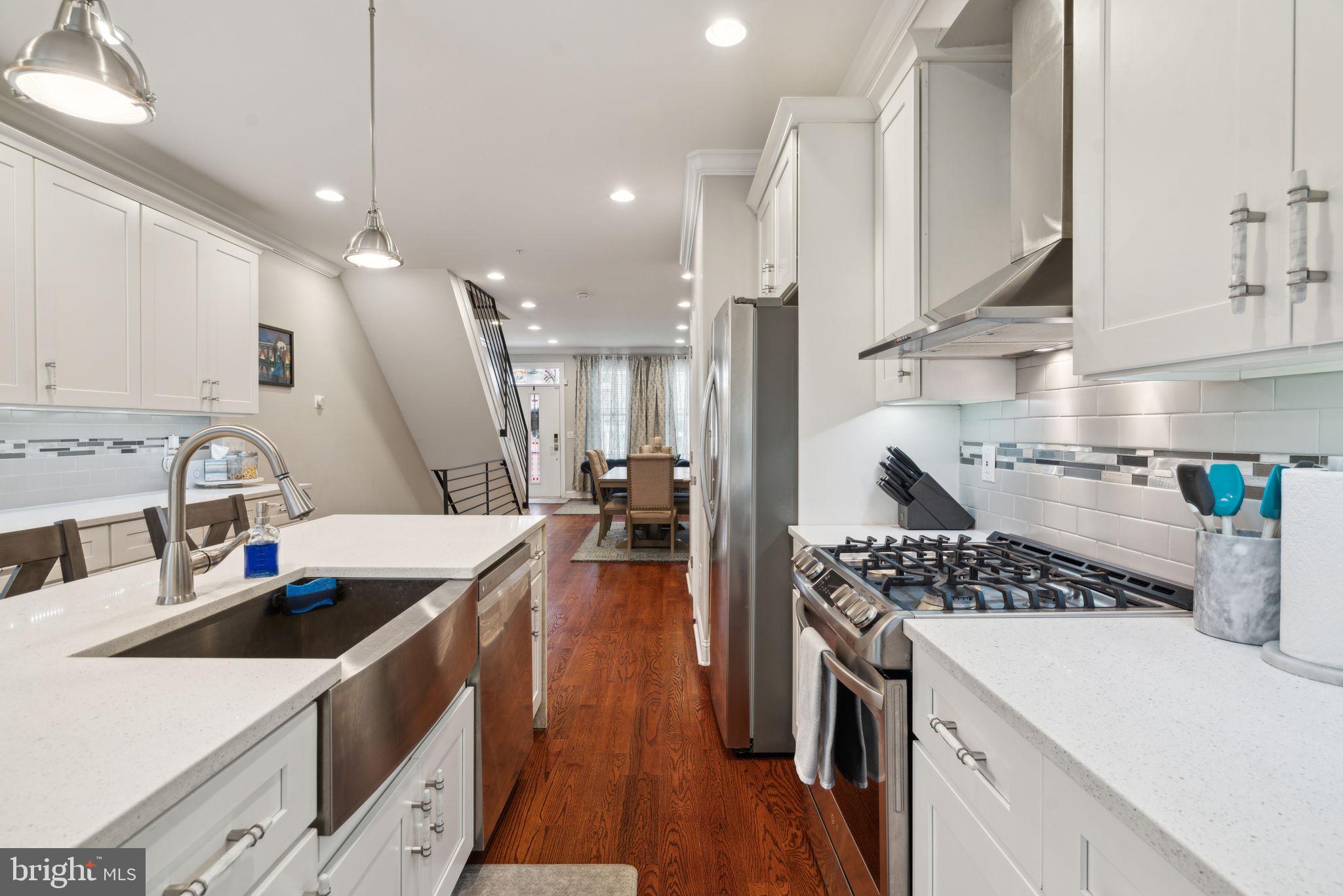 224 W WILDEY STREET