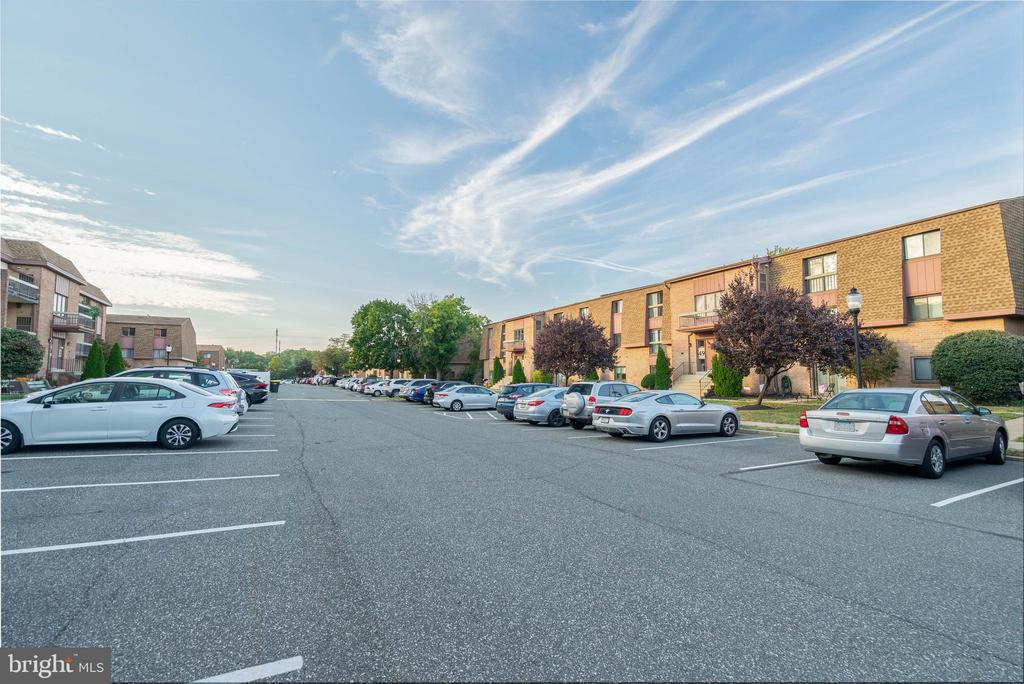 49304 DELAIRE LANDING ROAD 304