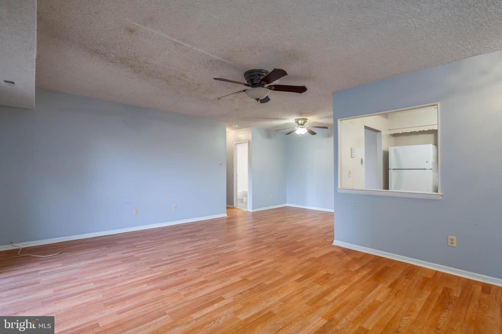 49304 DELAIRE LANDING ROAD 304