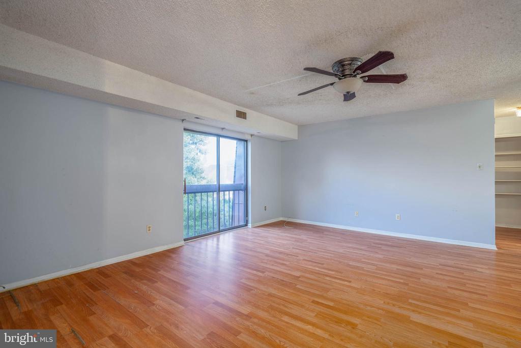 49304 DELAIRE LANDING ROAD 304