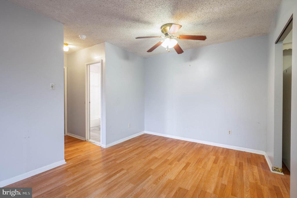 49304 DELAIRE LANDING ROAD 304