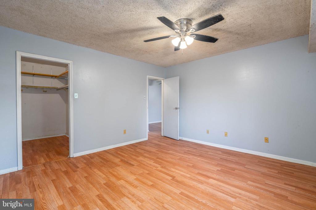 49304 DELAIRE LANDING ROAD 304