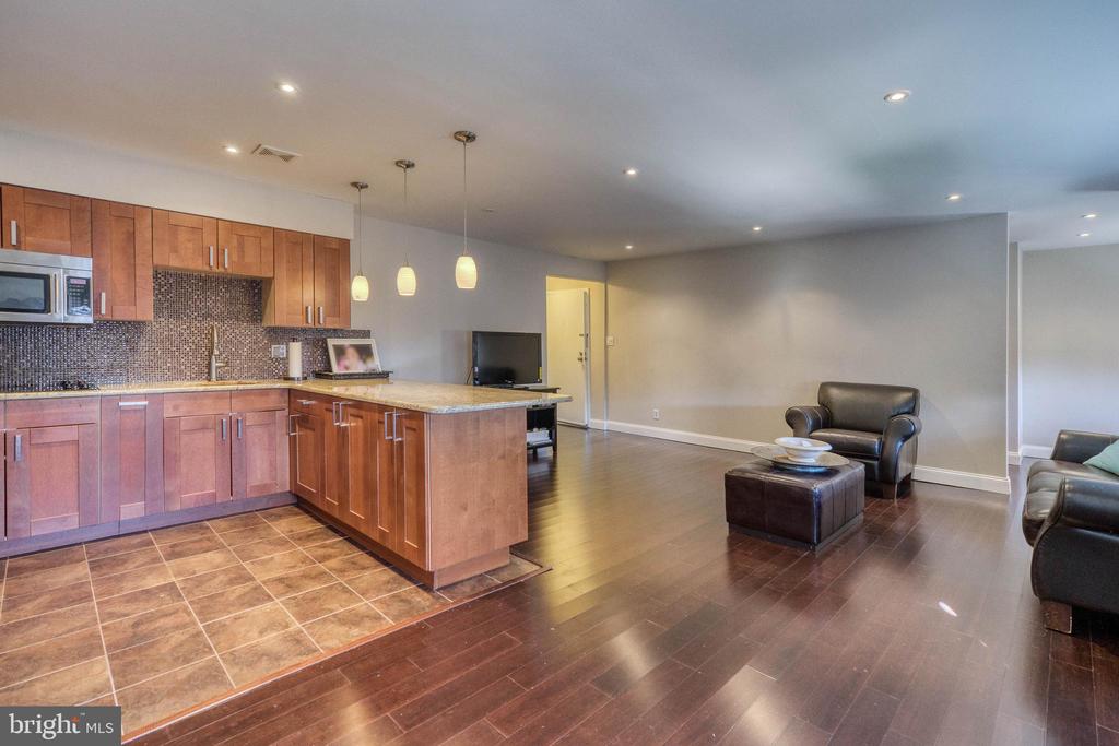 4000 GYPSY LANE 307