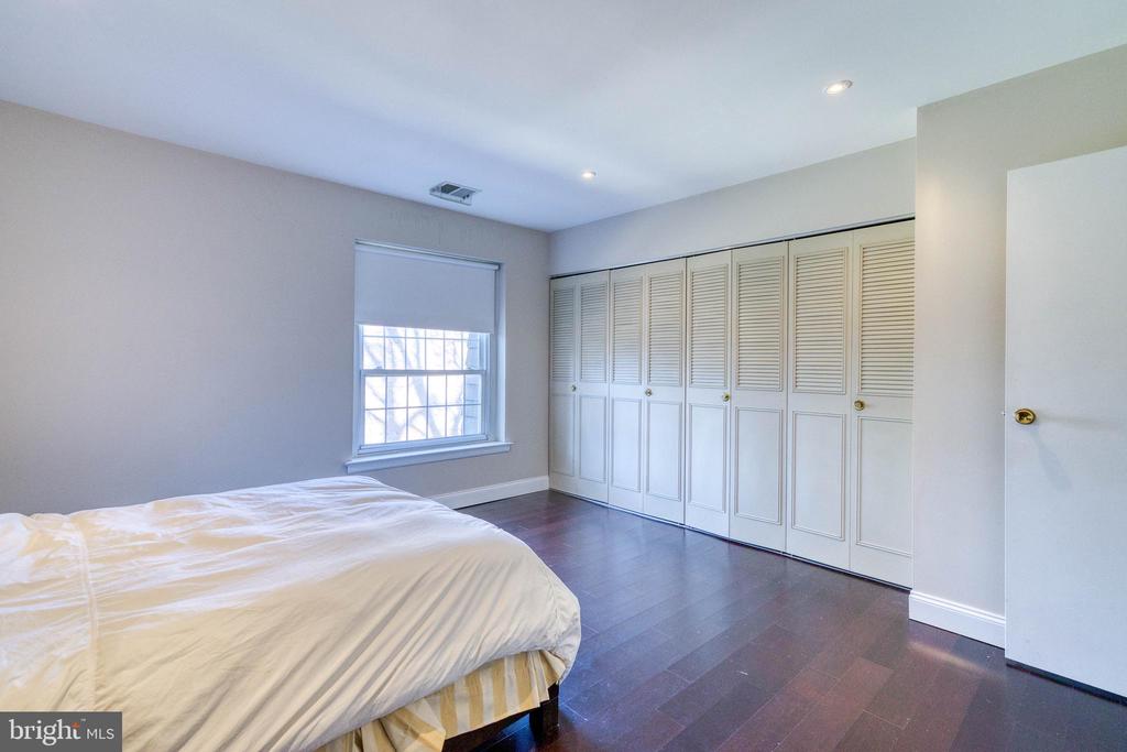4000 GYPSY LANE 307