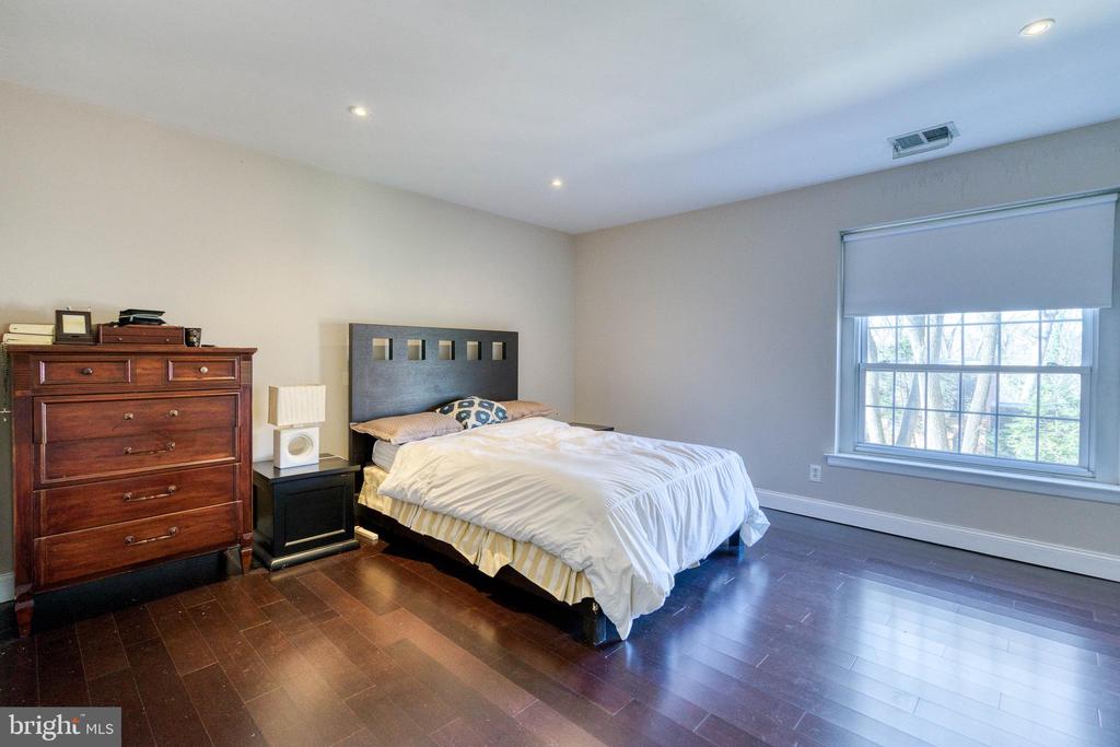4000 GYPSY LANE 307
