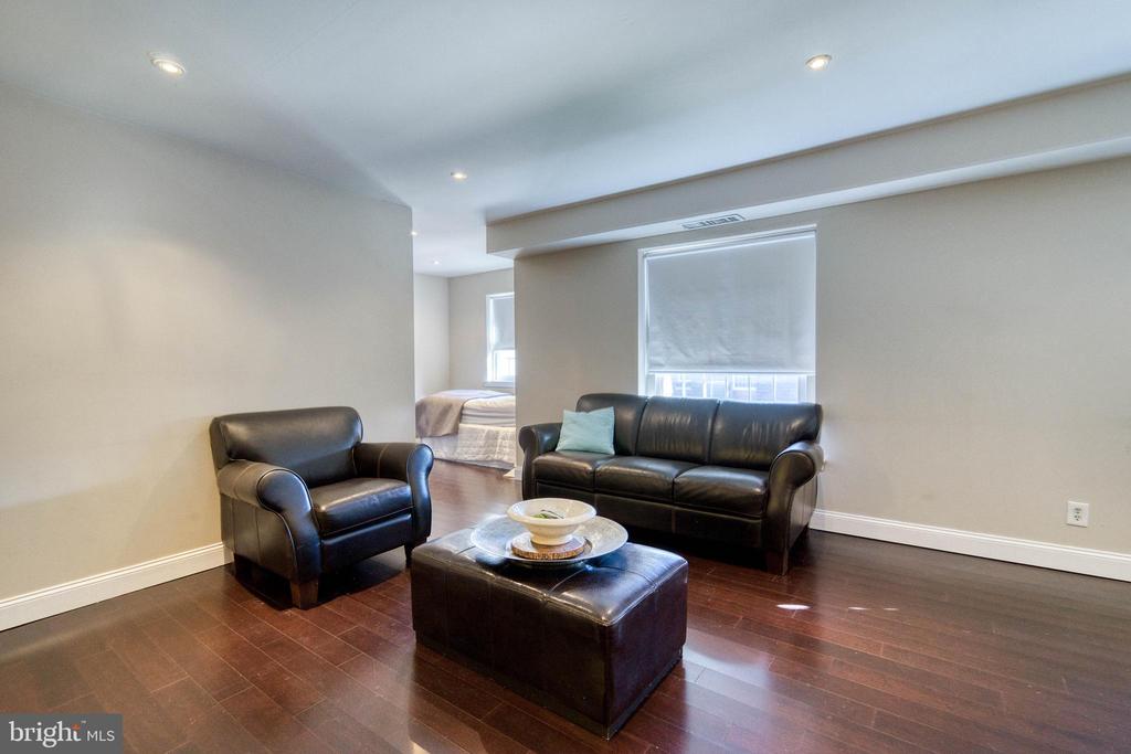 4000 GYPSY LANE 307