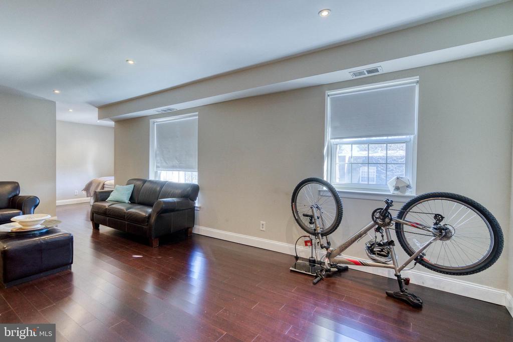 4000 GYPSY LANE 307