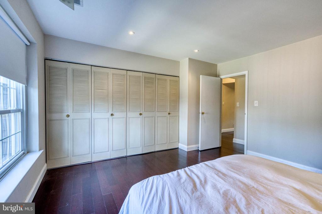 4000 GYPSY LANE 307