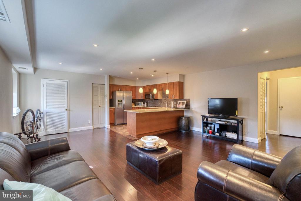 4000 GYPSY LANE 307