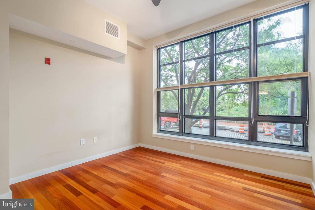 319 VINE STREET 105
