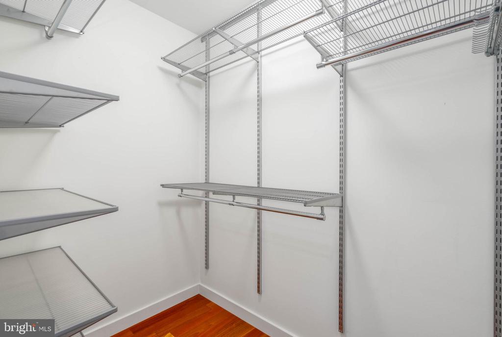 319 VINE STREET 105