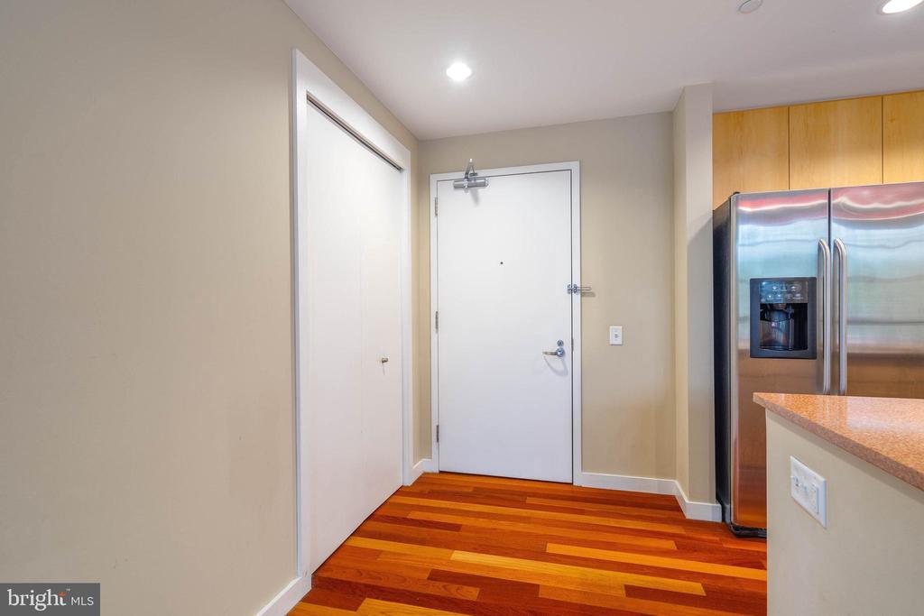 319 VINE STREET 105