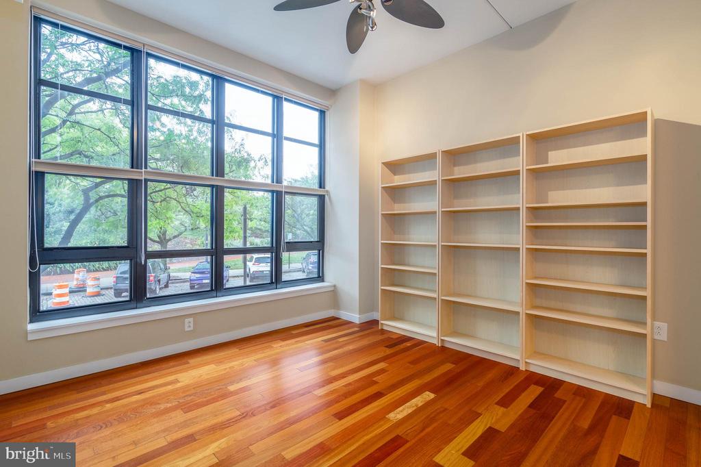 319 VINE STREET 105