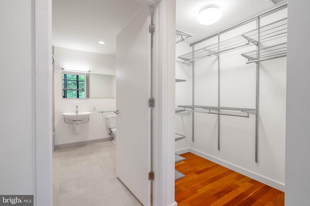 319 VINE STREET 105