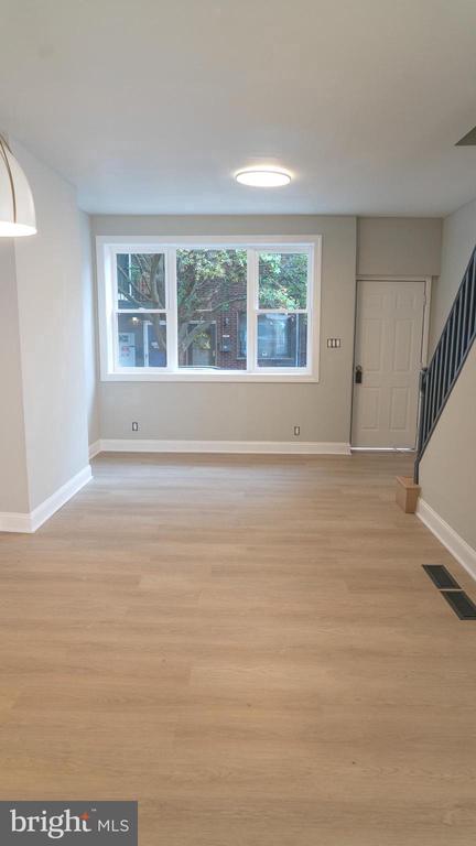 909 GREENWICH STREET