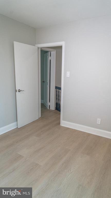 909 GREENWICH STREET