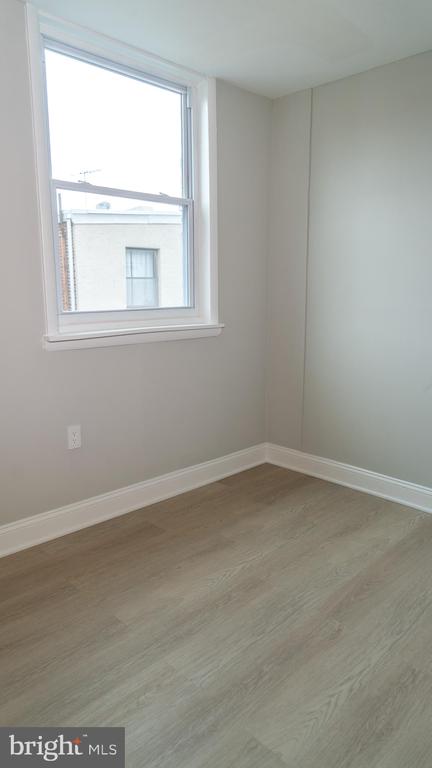 909 GREENWICH STREET