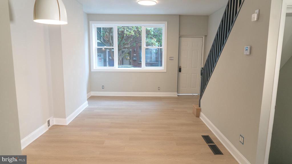 909 GREENWICH STREET