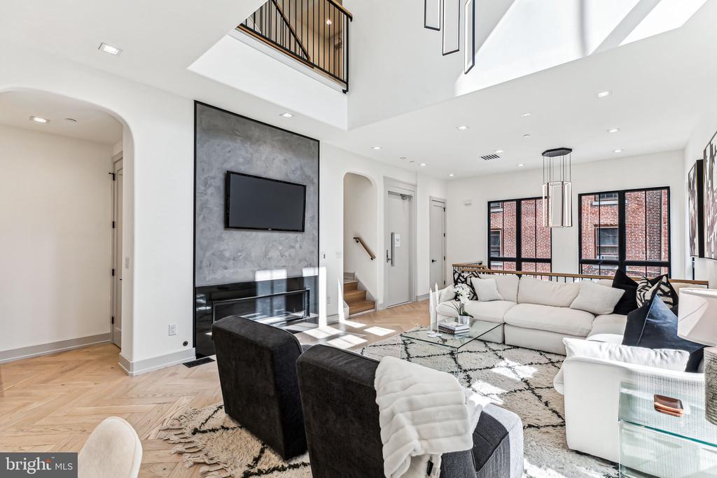 344 S HICKS STREET