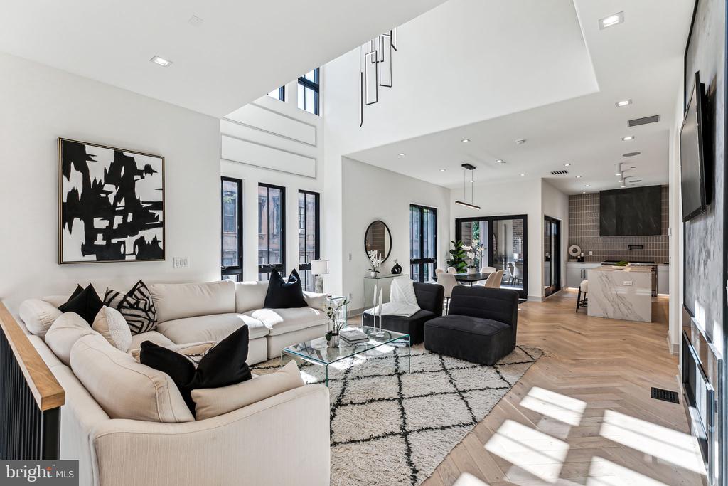 344 S HICKS STREET