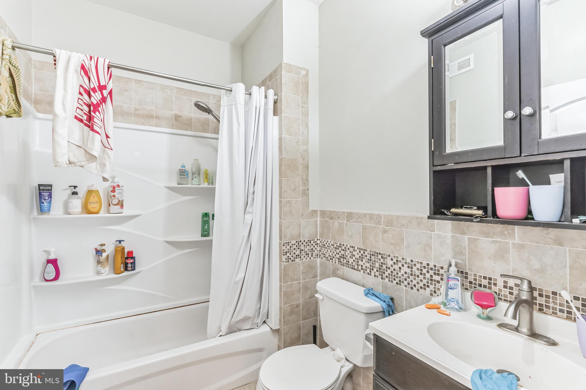 331 N 40TH STREET 3B