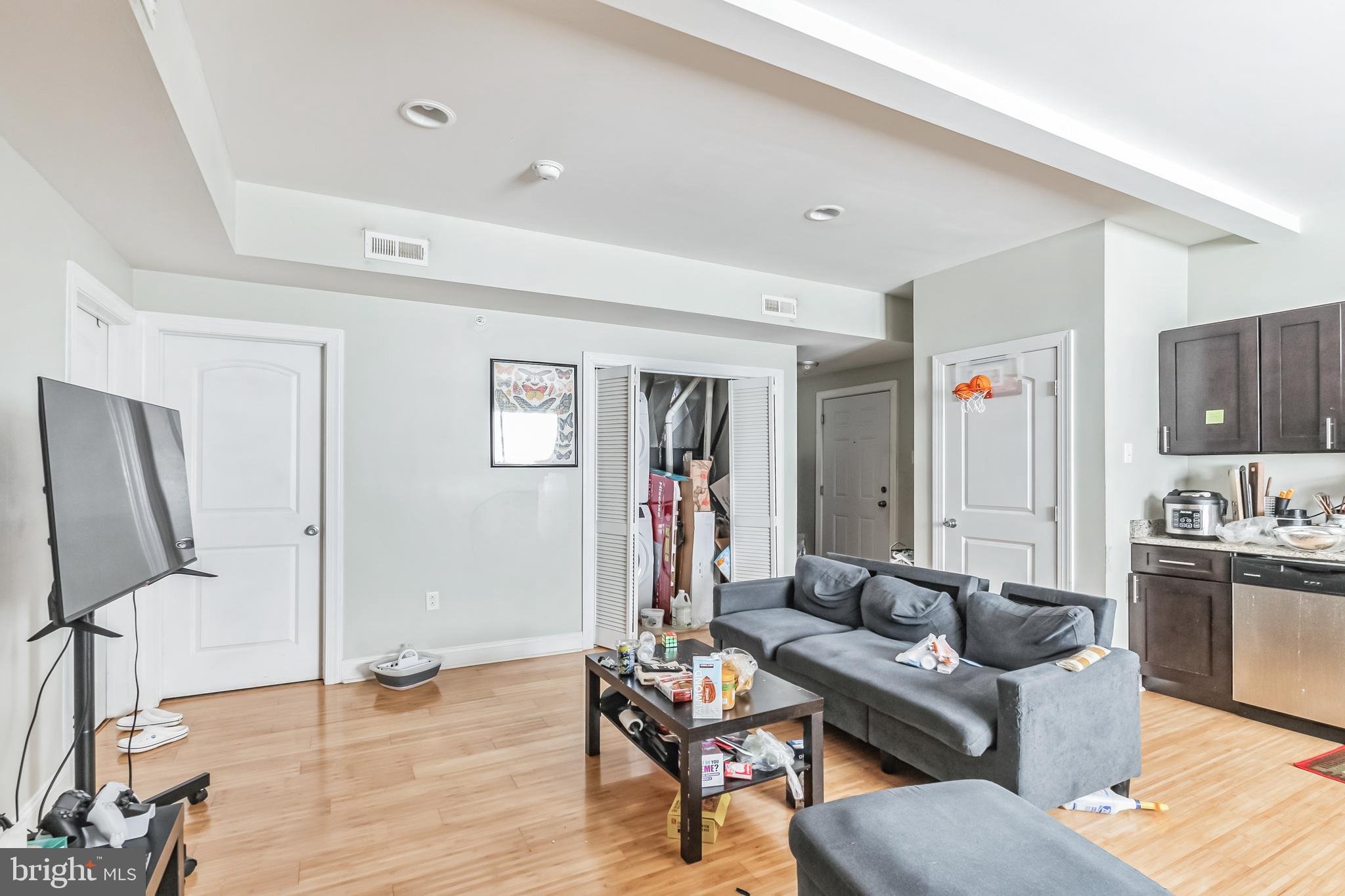 331 N 40TH STREET 3B