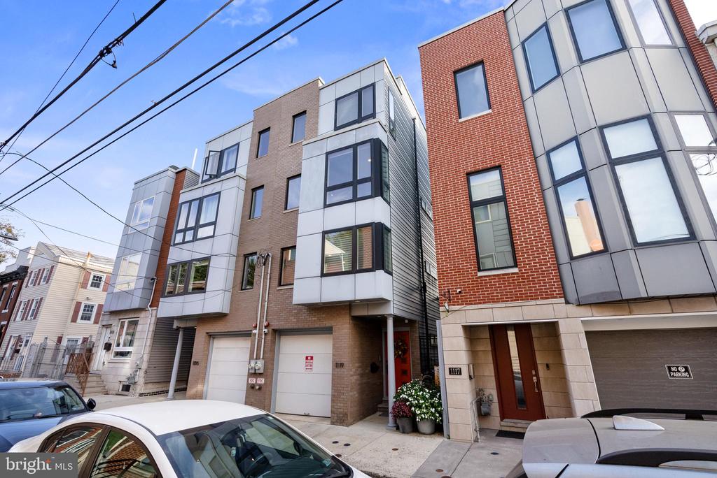 1119 E OXFORD STREET