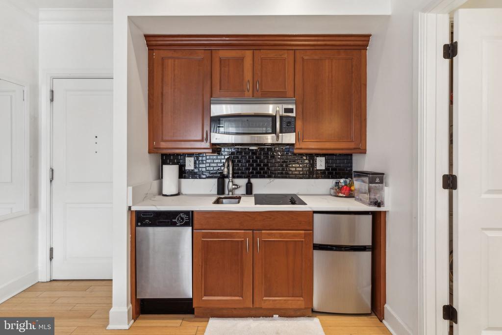 1701 LOCUST STREET 15 2106