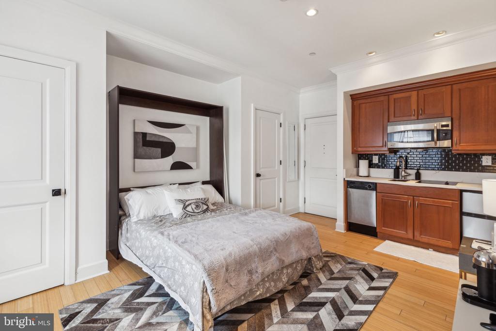 1701 LOCUST STREET 15 2106