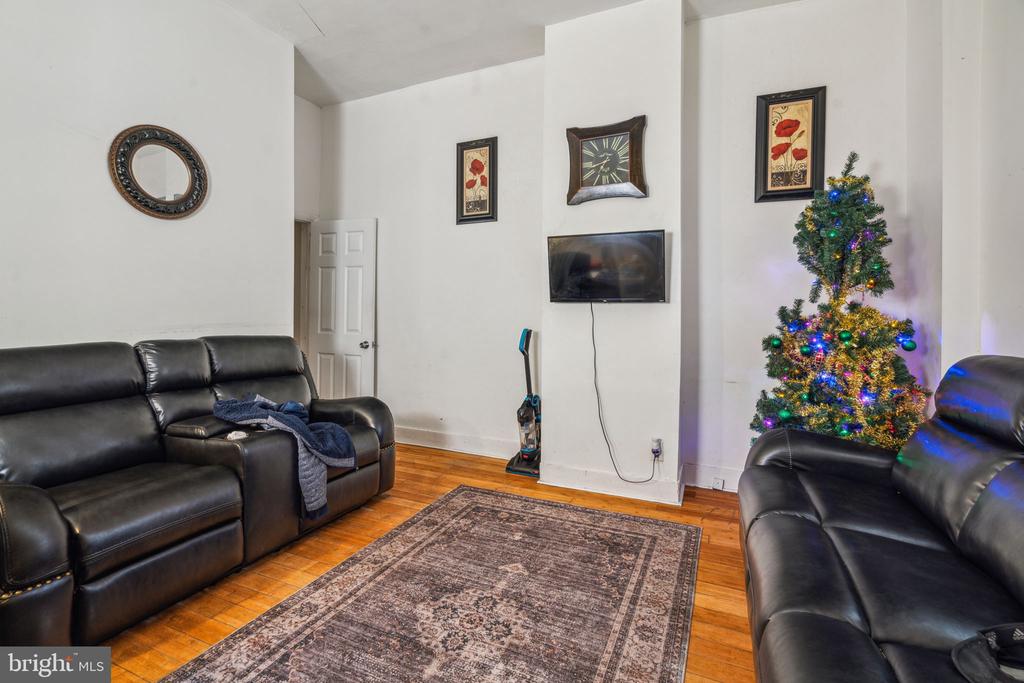 2114 S 22ND STREET
