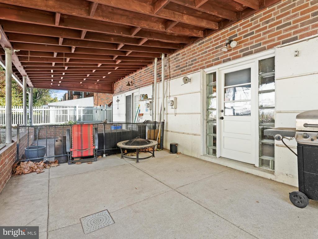 7259 VALLEY AVENUE