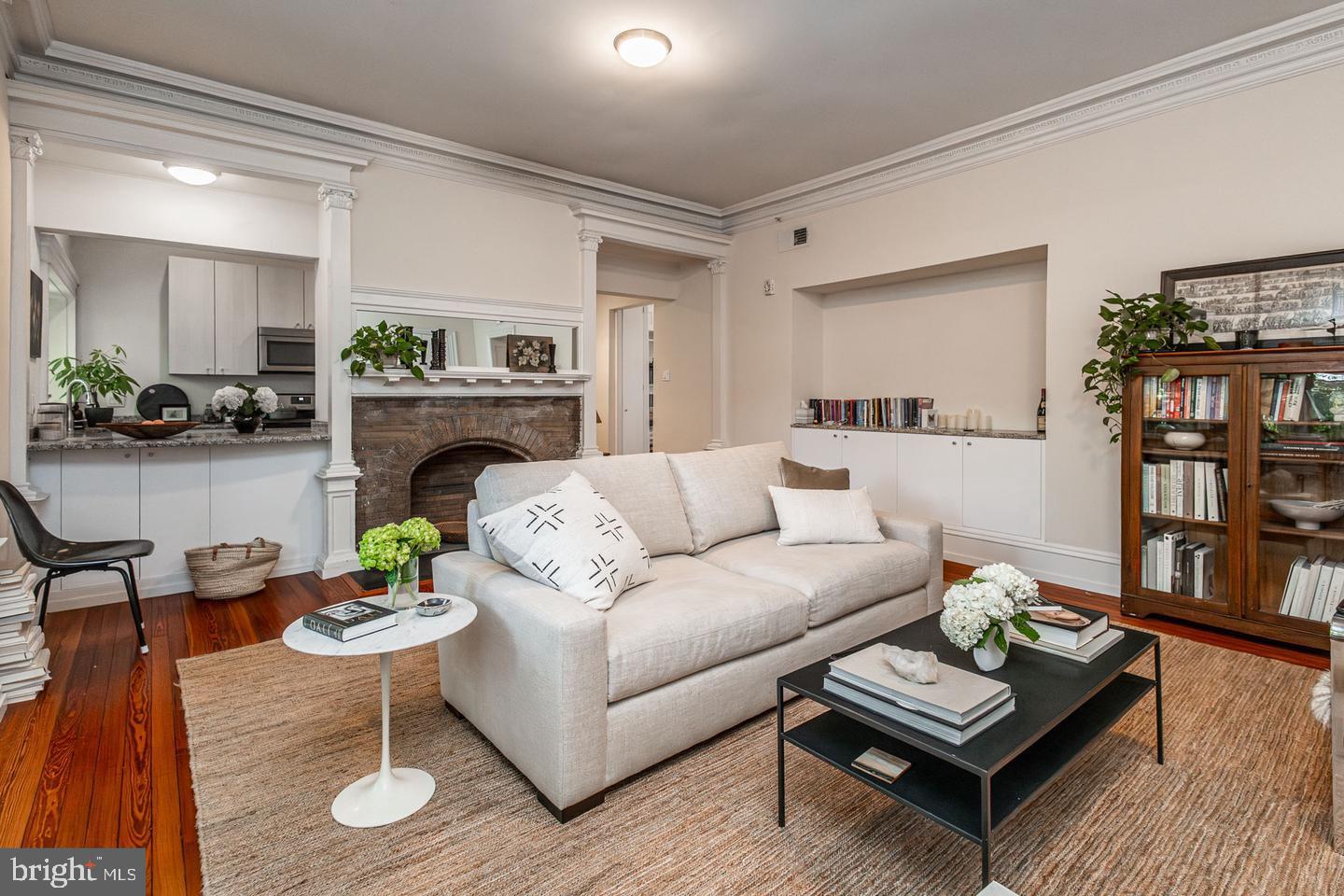 143 W WALNUT LANE 2B