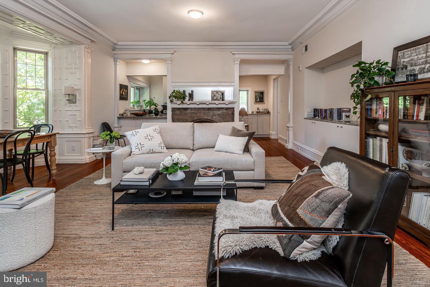 143 W WALNUT LANE 2B