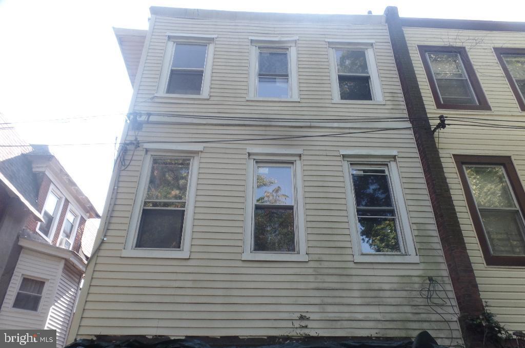 433 W BRINGHURST STREET