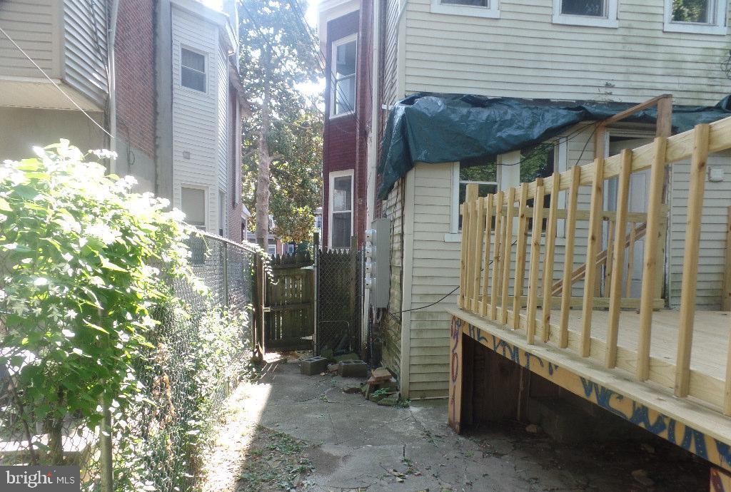 433 W BRINGHURST STREET